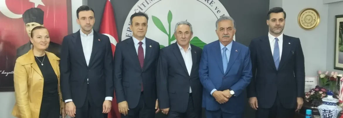 Eski Bakan Hayati Yazıcı ve Değerli Konuklarımız Vakfımızı Ziyaret Etti